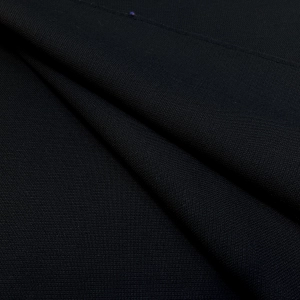 Плотная шерсть жаккардовой выработки из итальянского стока. В наличии 1,9м. Плотное добротное полотно, держит форму, идеально для классики и стиля casual.