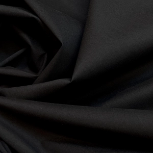 Сорочечный поплин черного цвета. Великолепной фактуры, качество как у стоковых европейских сорочечных. Лощеный, держит форму, но не жесткий. Для идеальной рубашки на каждый день.