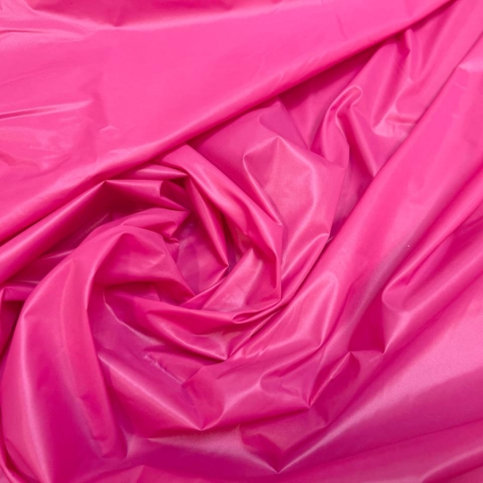 Плащёвка с водоотталкивающей пропиткой ярко-розового цвета 438226 Италия 680 рублей за метр