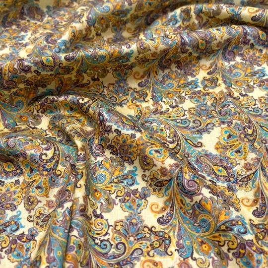 Плательная с сатиновым плетением, цвет основы лимонно-жёлтый 439753 Индия 980 рублей за метр