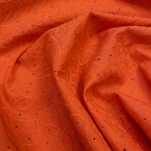 Летняя новинка!
Шитье на хлопковом батисте оранжевого цвета. Лёгкое полотно, немного держит форму, не просвечивает. Подойдет для пошива летнего сарафана, юбки или блузки.
отрез 2,2