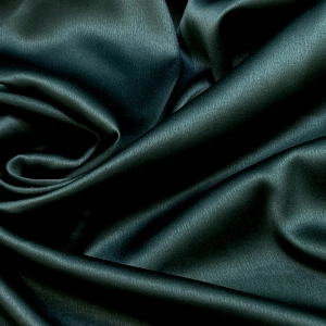 Плотный сатин с эластаном в темном малахите. Отличная альтернатива черному цвету, когда хочется что-то темного глубокого оттенка, но не черное. Шикарное полотно из недорогого ценового сегмента. С легкой фактурой, красивый матовый перелив, идеальные возвратные свойства при растяжении полотна. Хорошо держит форму, можно шить вечерние платья-футляры, пиджаки, брюки и юбки-карандаши.