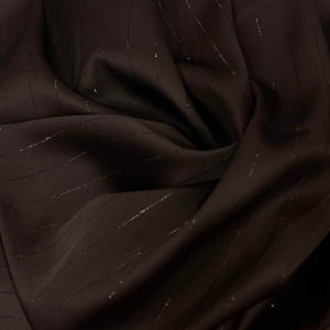 Атлас Армани шоколадного цвета с люрексовой продольной нитью. Атлас изумительного качества, струящийся, с матовым переливом как у натурального шёлка и с бархатистой изнанкой. Идеален для пошива вечерней рубашки, блузы, топа или платья.