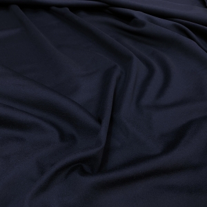 Великолепная пальтовая шерсть из итальянского стока в роскошном темно-синем цвете. Имеет красивый, благородный отлив. Пластичная, не сухая. Прекрасно подойдет для пошива демисезонного пальто. Плотность 635 г/м. Отрез 3,45 м.